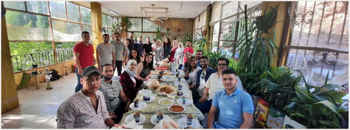 صورة تجمع أحمد النحاس مع فريق حربوء